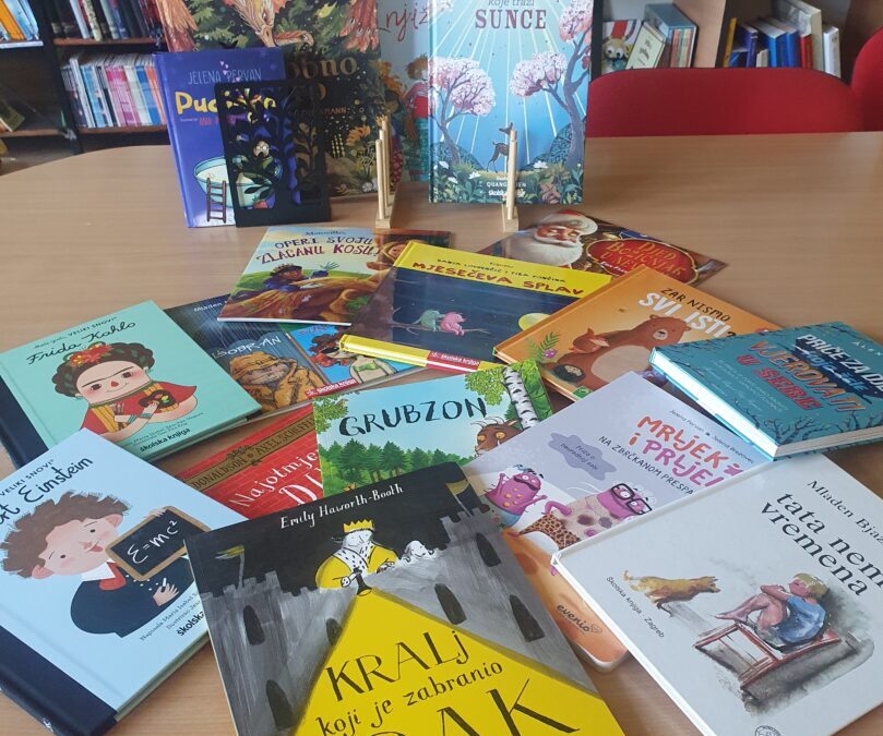 VIJEST: Učenici darovali knjige za slobodno čitanje